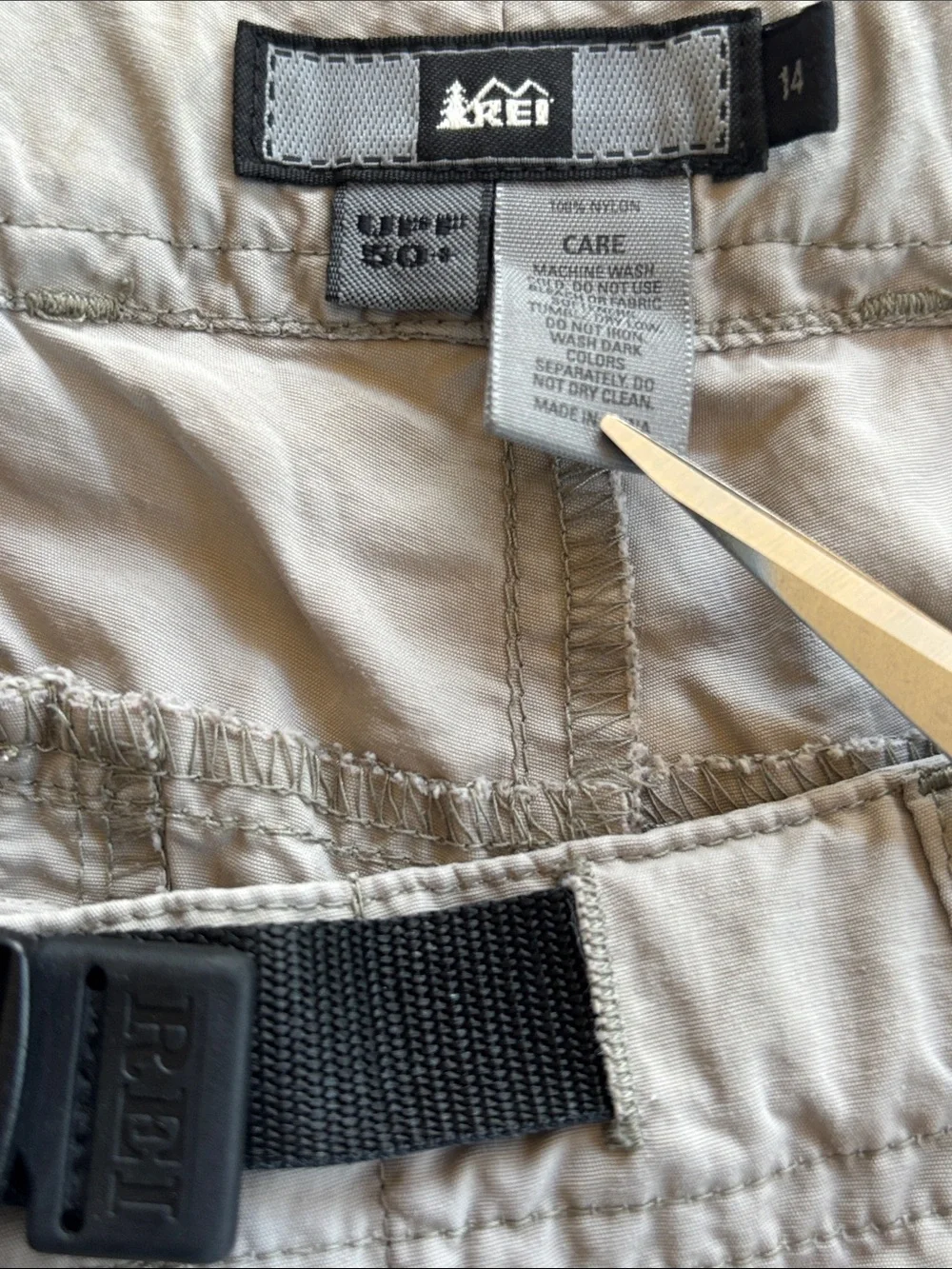 REI UPF 50+ Tan Convertible Hiking Cargo Pants / Shorts Size 14 - Picture 5 of 5